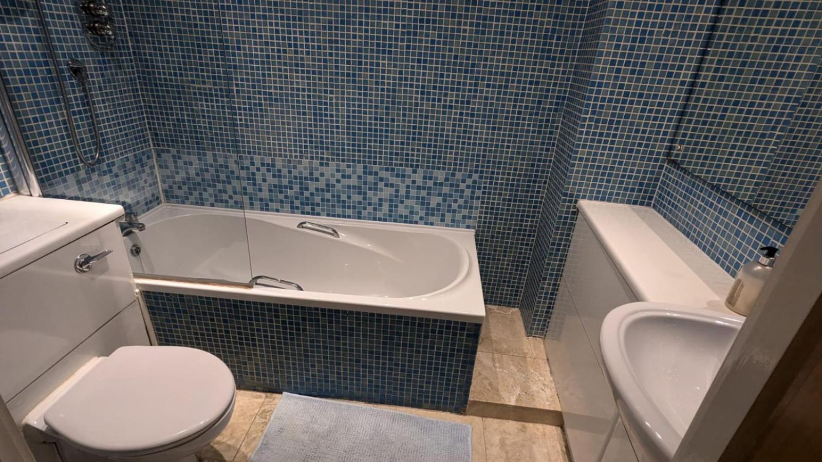 Spacious 2 Bed Apartment In Manchester City Centre Екстер'єр фото